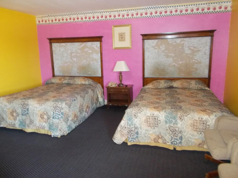 Hillside Motel photo 19