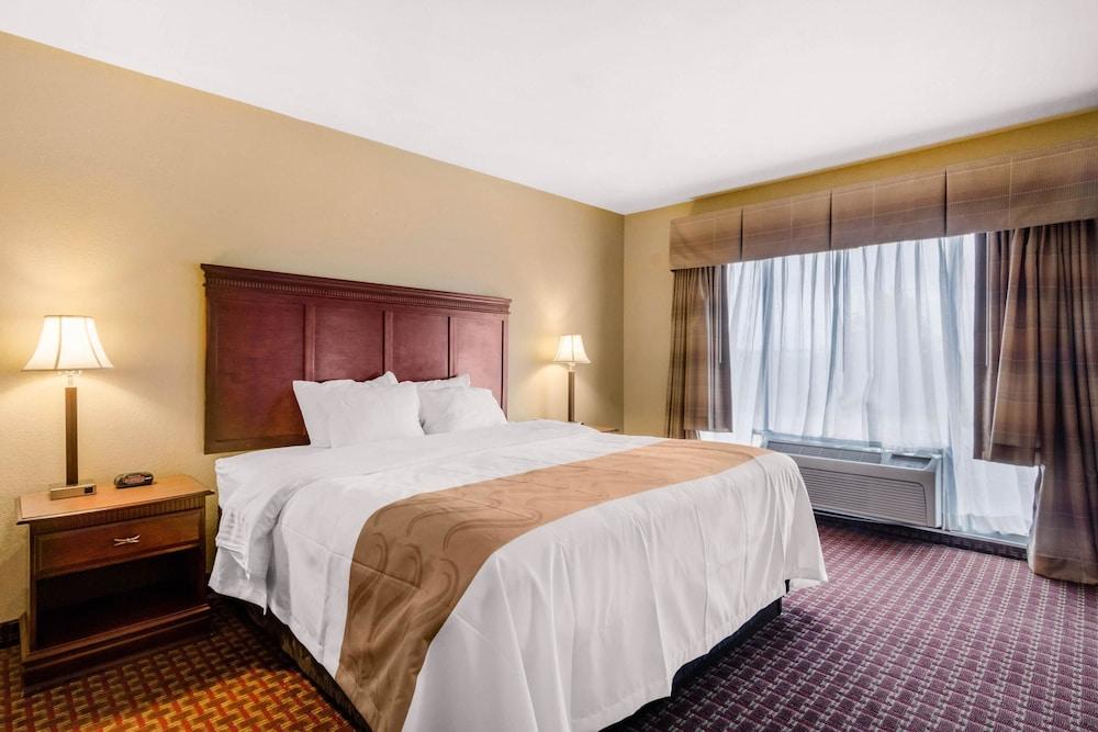 Quality Inn & Suites Carthage near Precious Moments Chapel photo 35