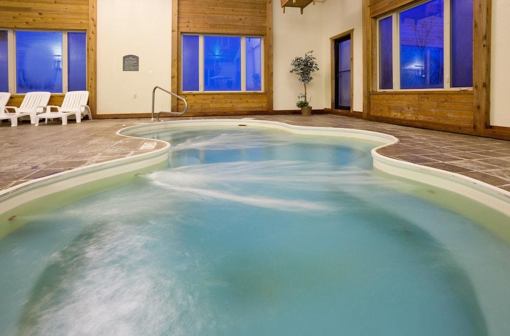 Holiday Inn Express Munising-Lakeview by IHG photo 5
