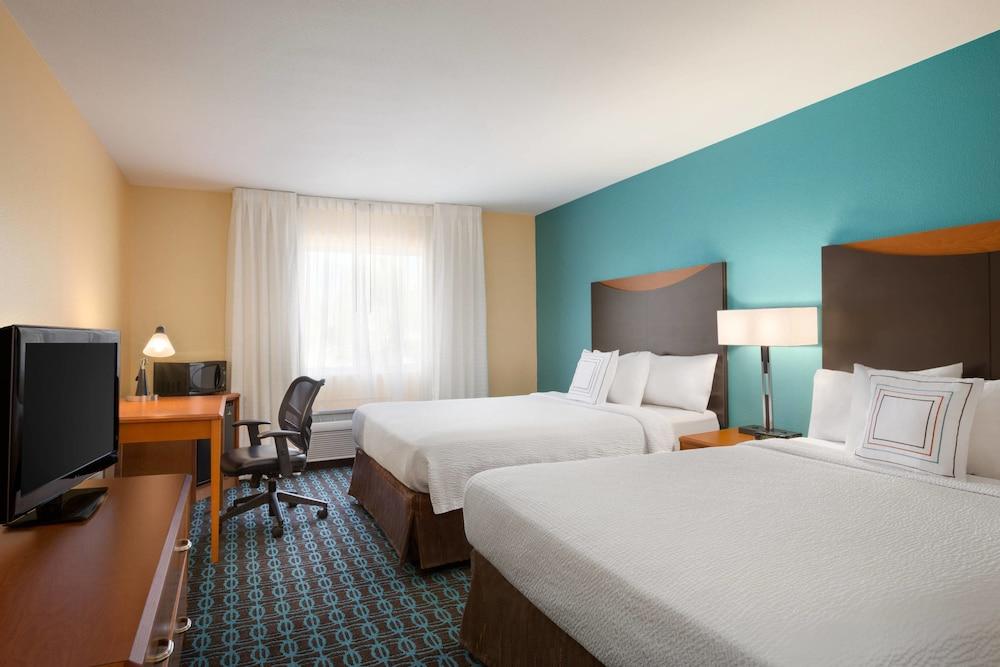 Comfort Inn & Suites Houston North - Spring photo 14