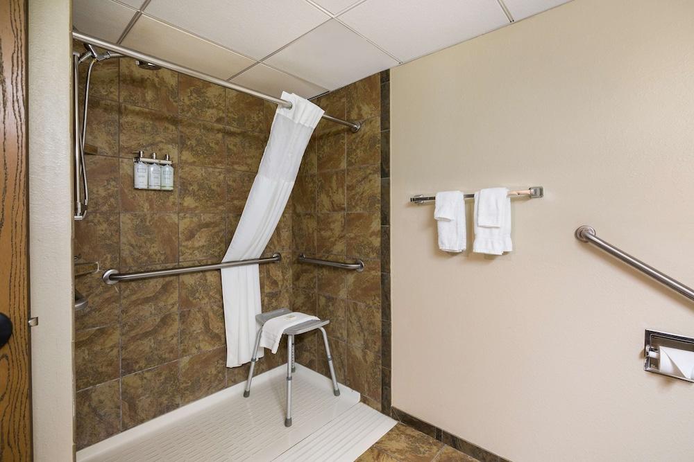 Revel Hotel Minot, SureStay Collection by Best Western photo 37