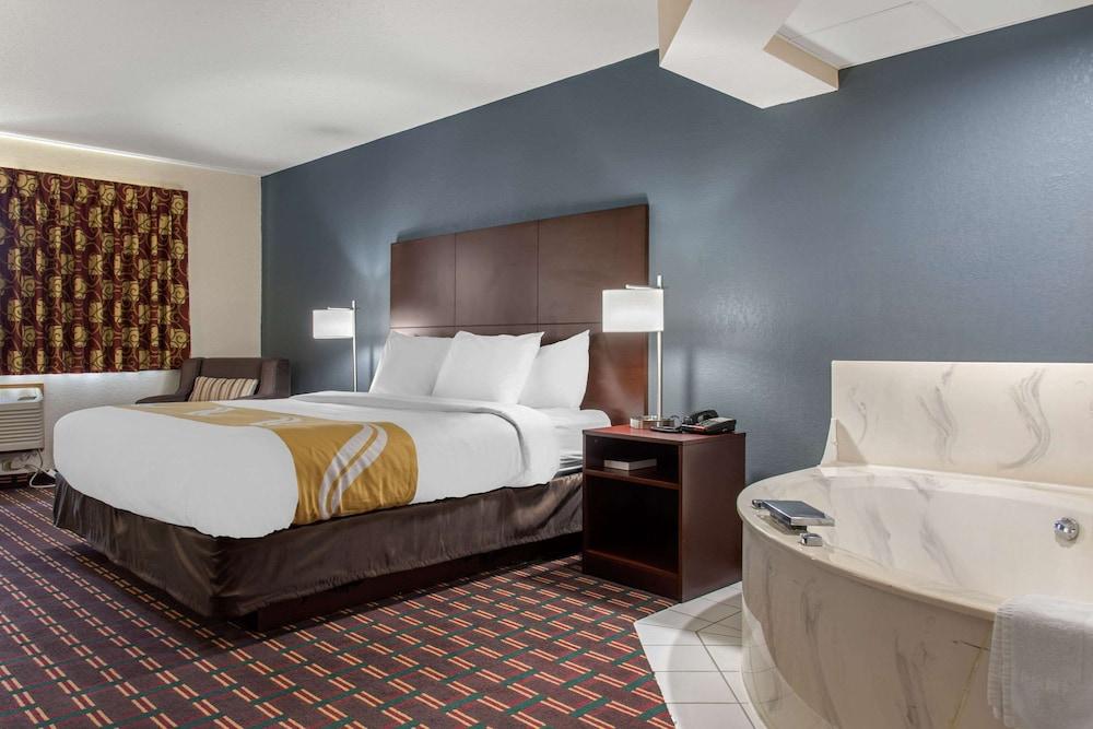 New Prague Inn & Suites photo 45
