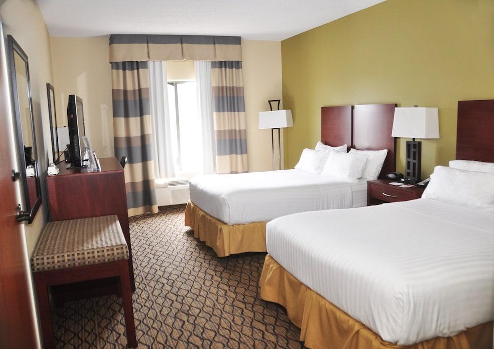 Holiday Inn Express & Suites Lancaster by IHG photo 12