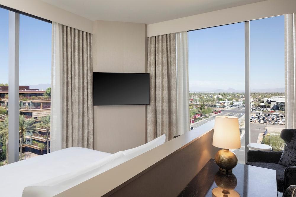 Caesars Republic Scottsdale, a Hilton Hotel photo 23