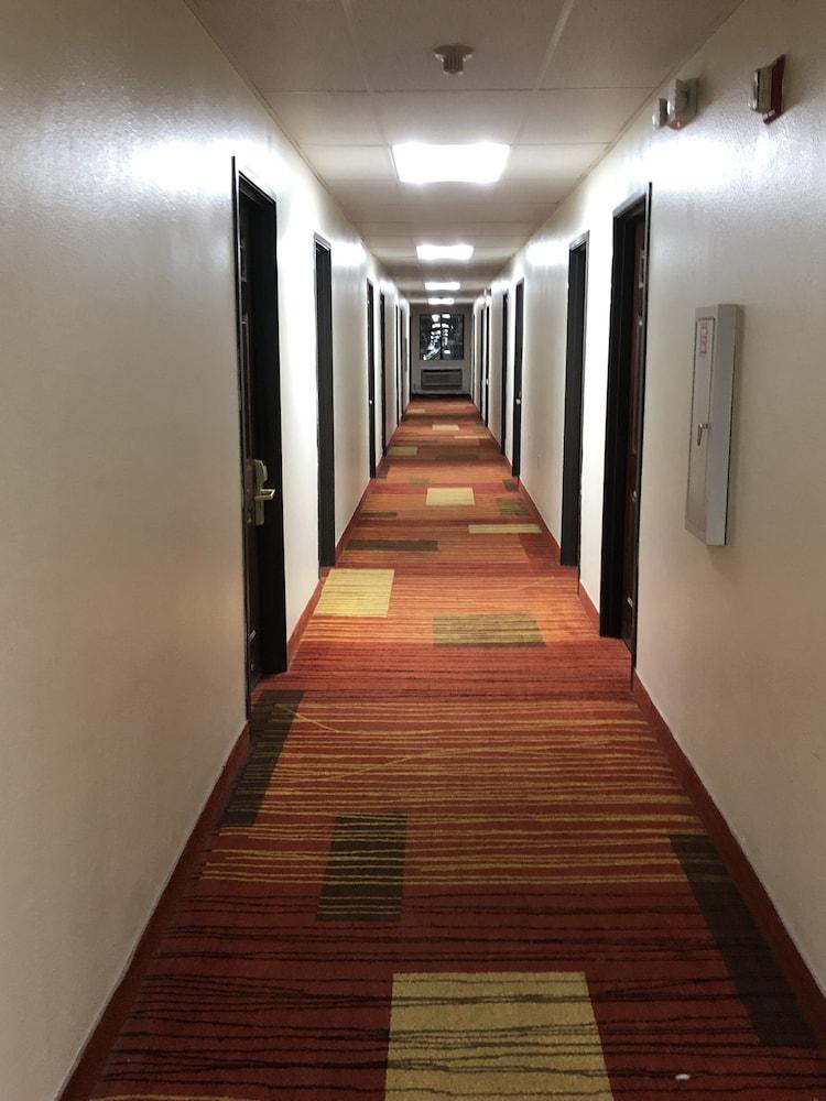 Texas Inn & Suites photo 19