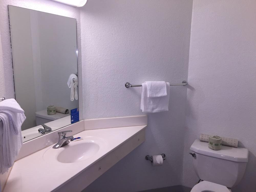 Motel 6 Junction City, KS photo 3