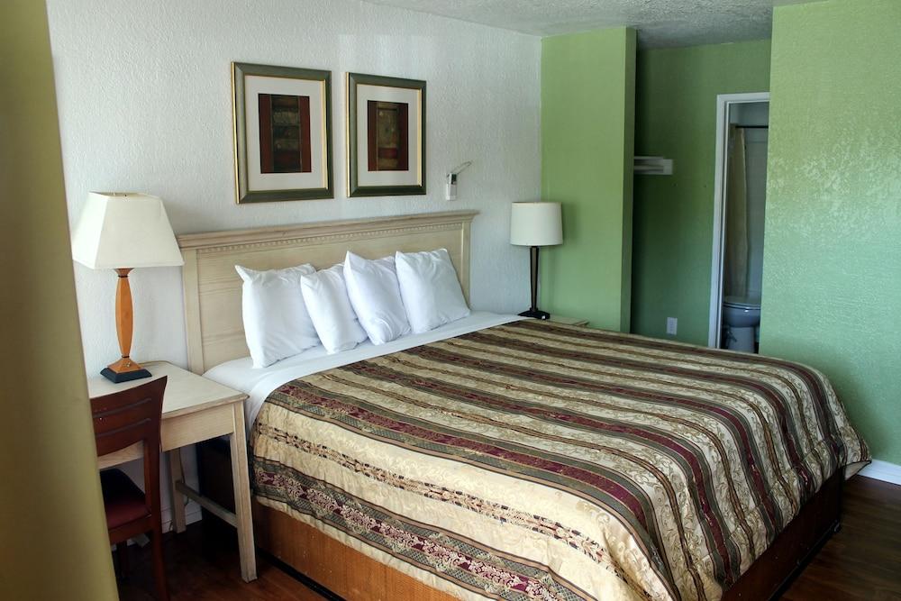 Fireside Inn Santa Cruz photo 16