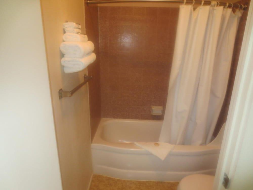 Down Towner Inn photo 13