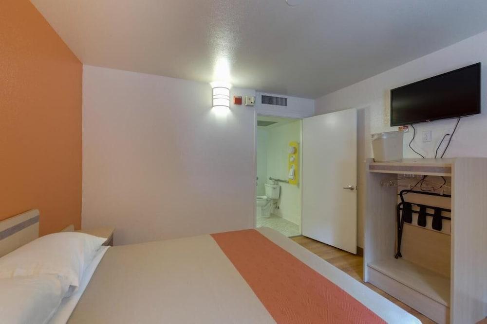 Shasta Vista Inn & Suites photo 23