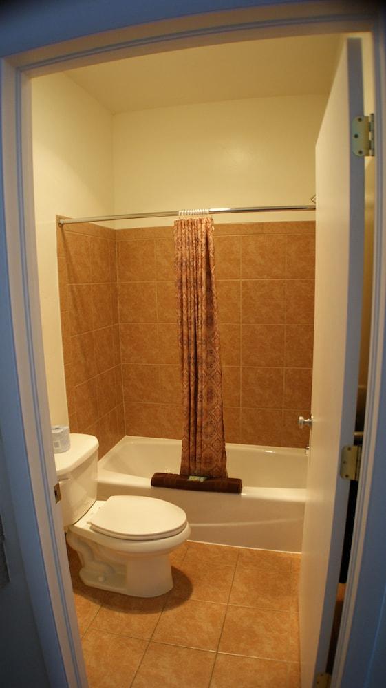 Adventure Inn & Motel photo 28