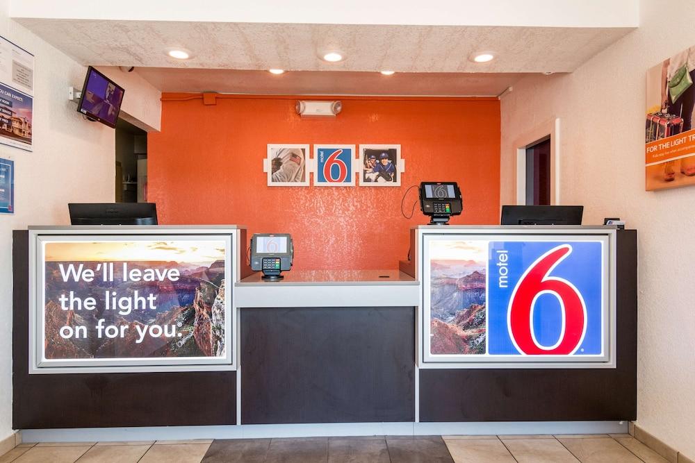 Motel 6 Longview, TX photo 4