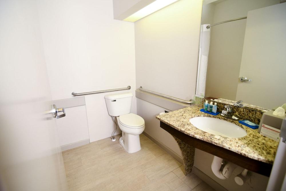 Holiday Inn Express Hotel & Stes Port Clinton-Catawba Island by IHG photo 64