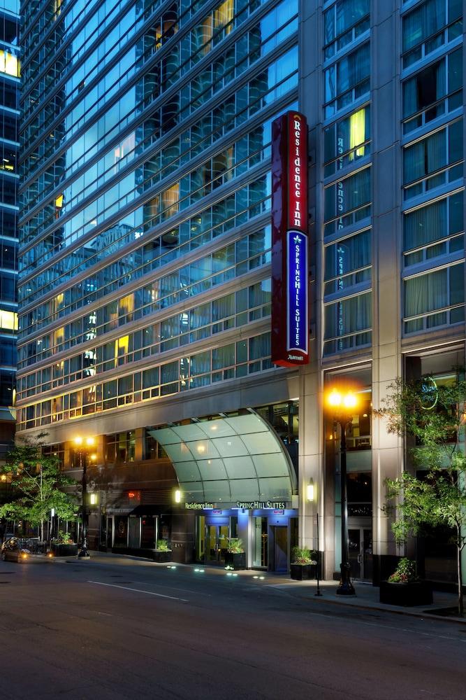 Springhill Suites by Marriott Chicago Downtown/ River North photo 1