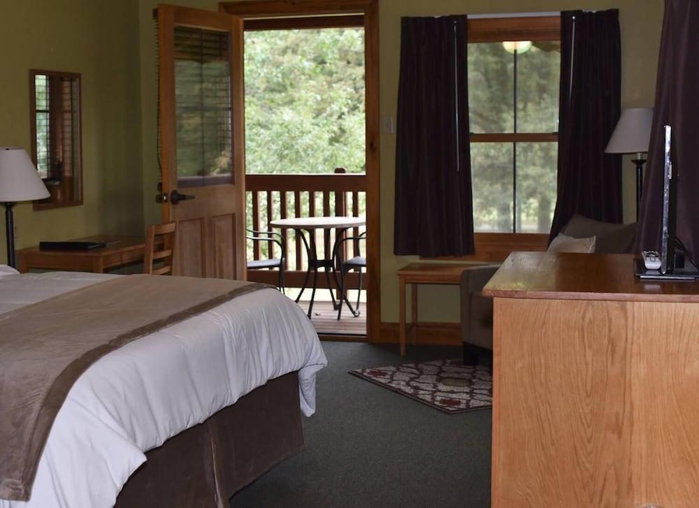 Champions Black Bear Lodge photo 5
