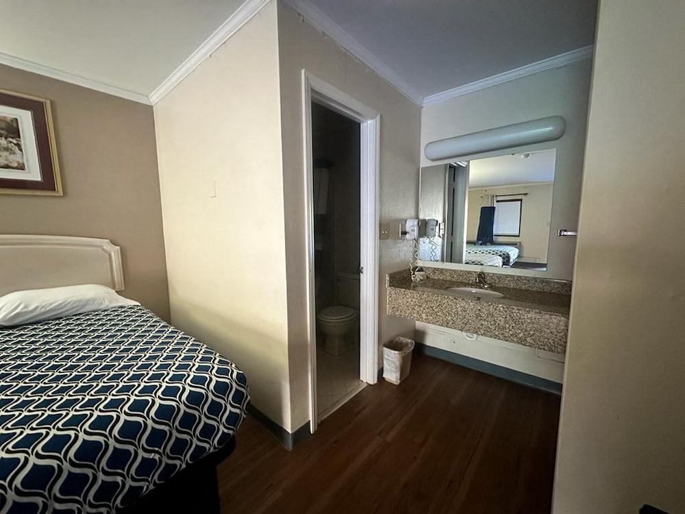 Loyalty Inn Rockingham photo 6