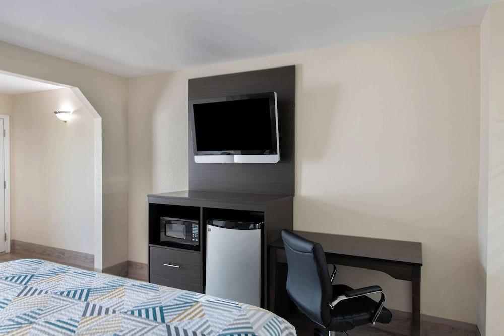 Motel 6  Macon, GA – I-475 photo 8