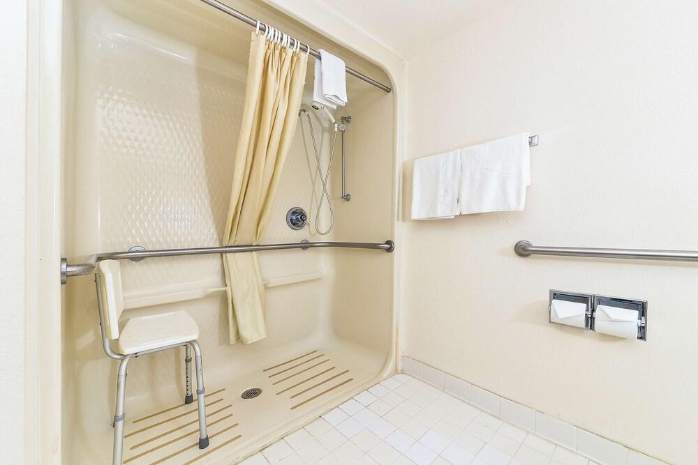 Americas Best Value Inn & Suites Morrow Atlanta photo 12