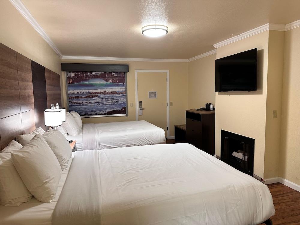 Beachwalker Inn and Suites photo 16
