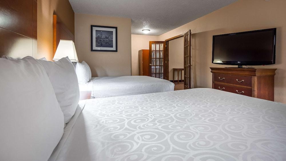 Days Inn by Wyndham St. Charles IL photo 13