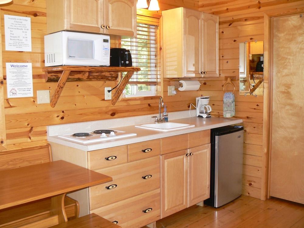 Smoky Bear Ranch Bed & Breakfast & Cabins photo 2