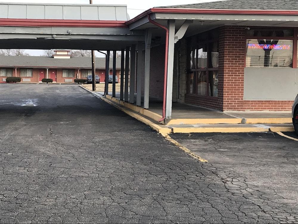 Village Inn photo 33