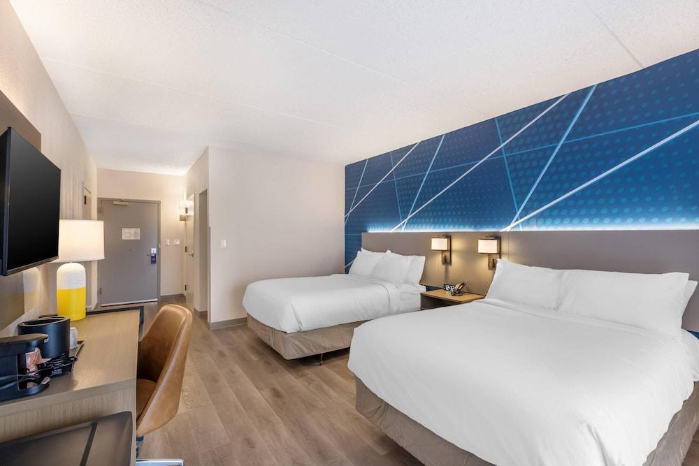 Comfort Inn & Suites Arlington Heights - Buffalo Grove photo 17