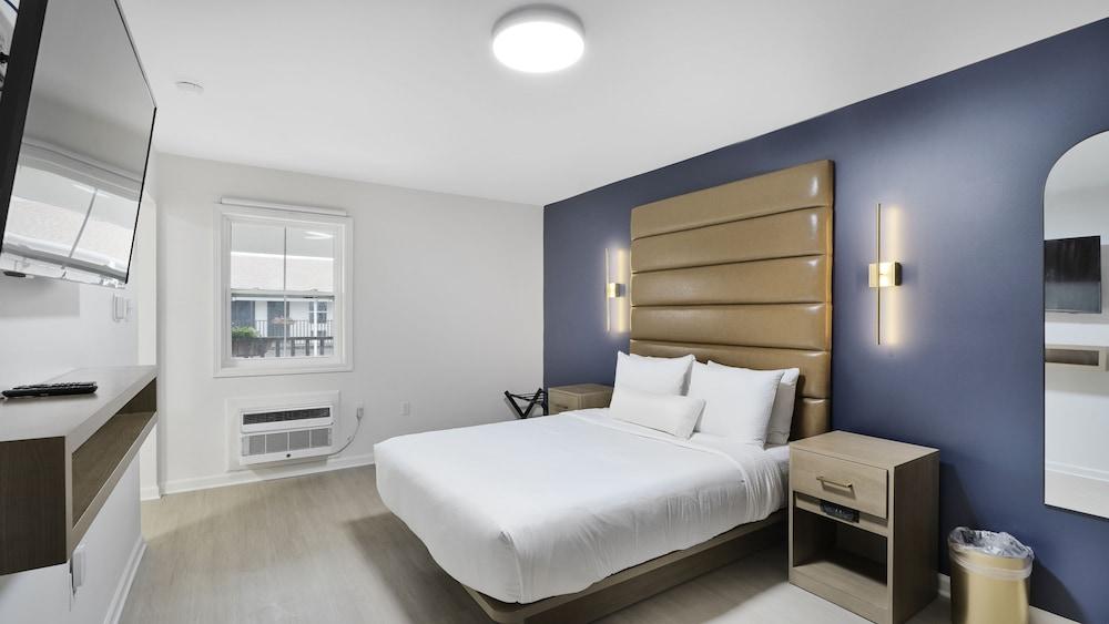 Redamo Suites photo 11