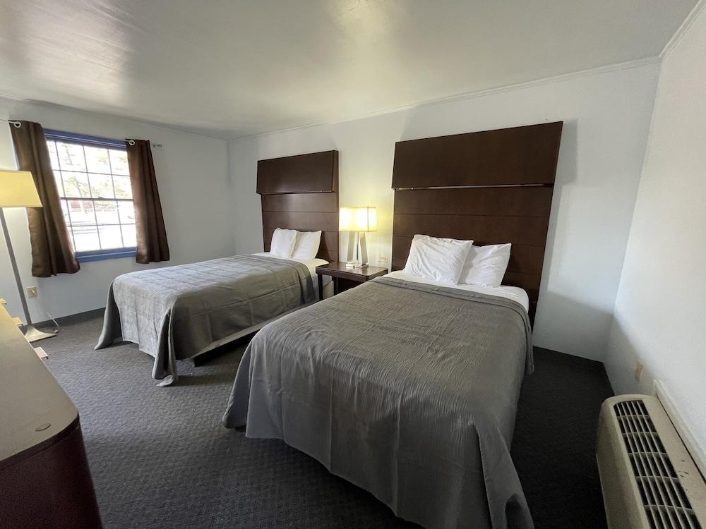 Rips Country Inn photo 20