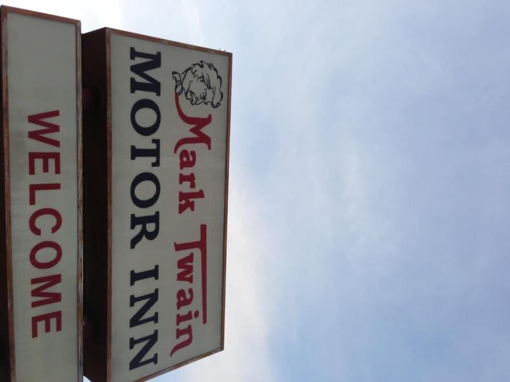 Mark Twain Motor Inn photo 8