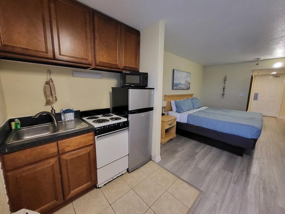 Beachside Hotel photo 48