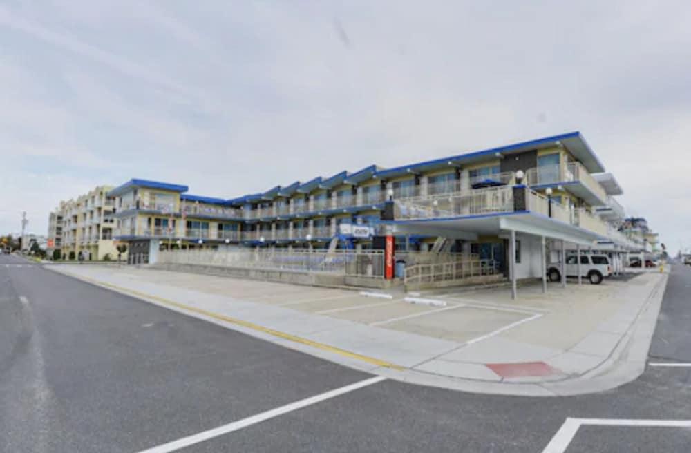 Attache Motel photo 51