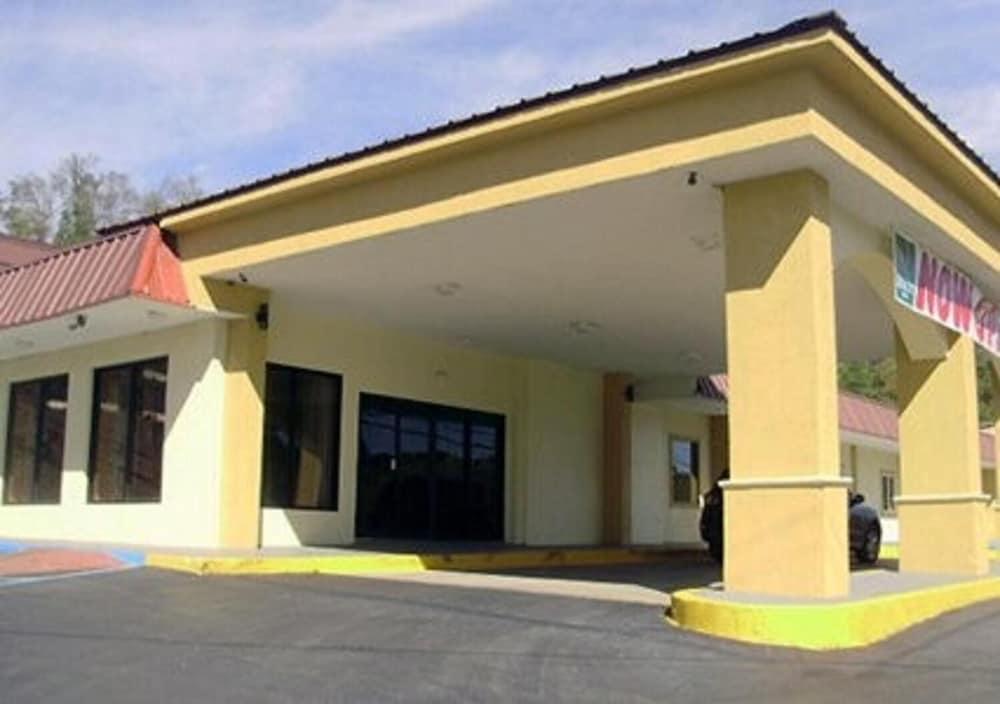 Econo Lodge photo 5