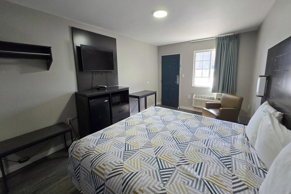 Deerfield Inn McComb I-55 photo 8