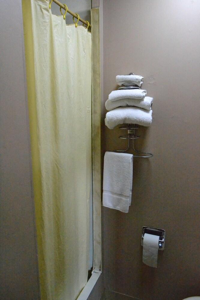 Innkeeper Motel photo 56