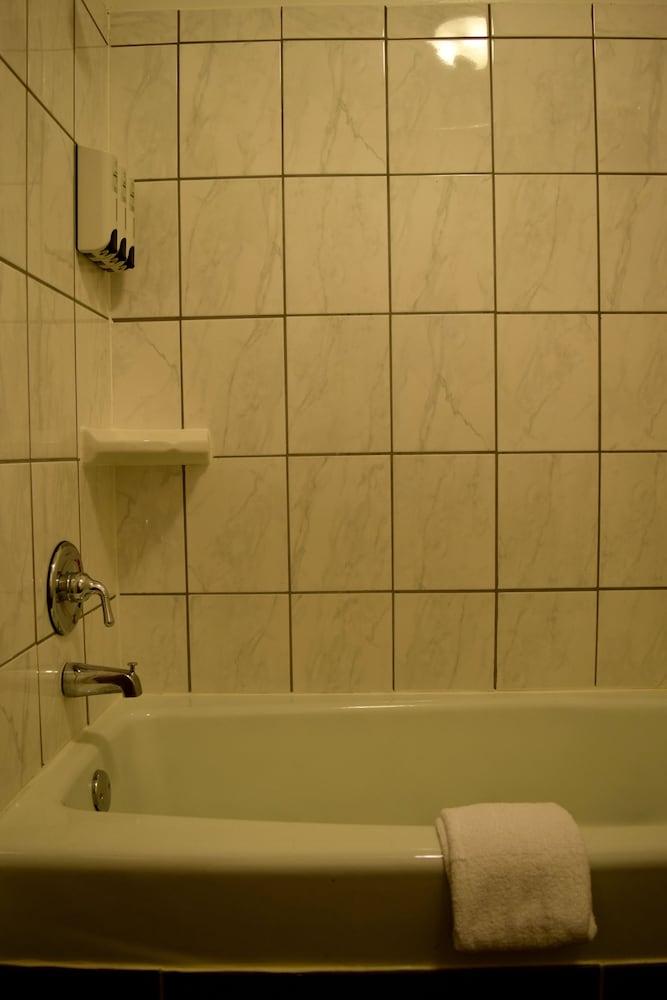 Snelling Motel photo 30