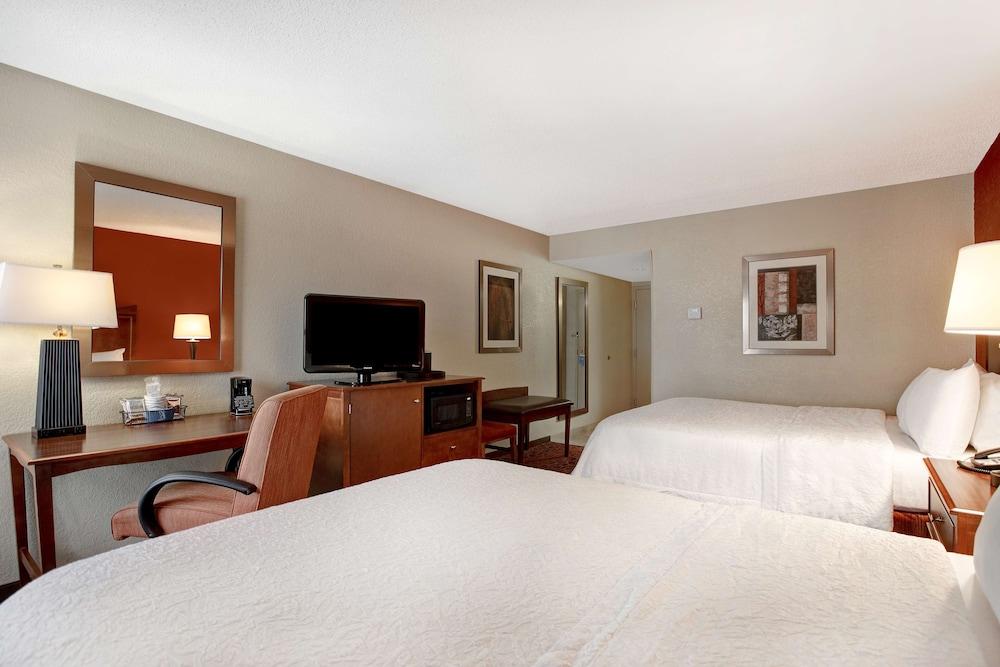 Hampton Inn Ft. Wayne-Southwest photo 11