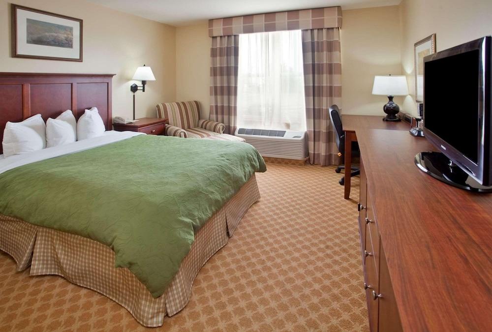 Country Inn & Suites by Radisson, Birch Run-Frankenmuth, MI photo 7
