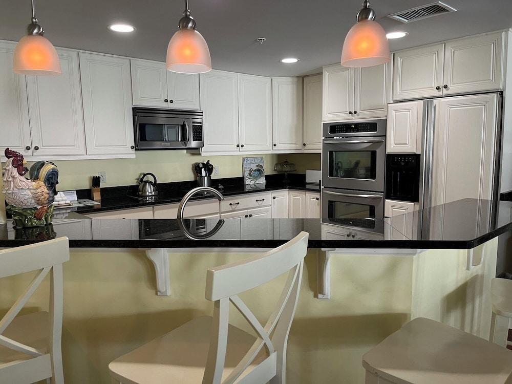Miramar Condominiums photo 18