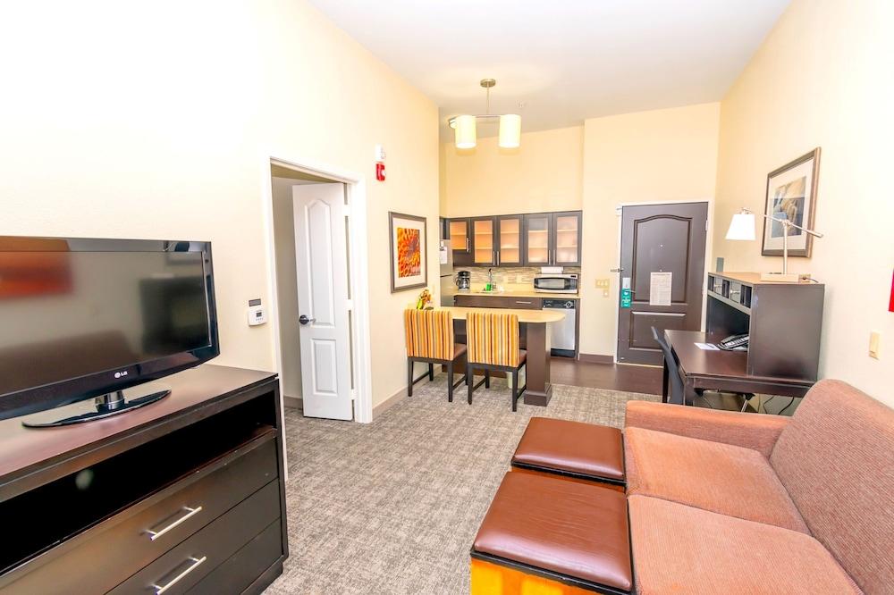 Staybridge Suites Houston IAH - Beltway 8 by IHG photo 4