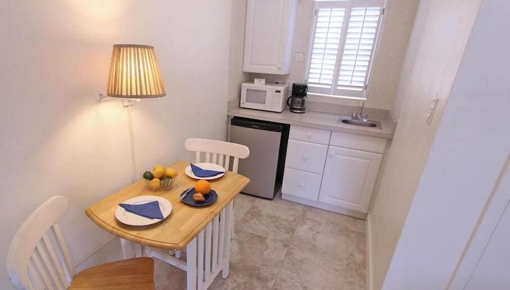 Beachouse Inn & Suites photo 10