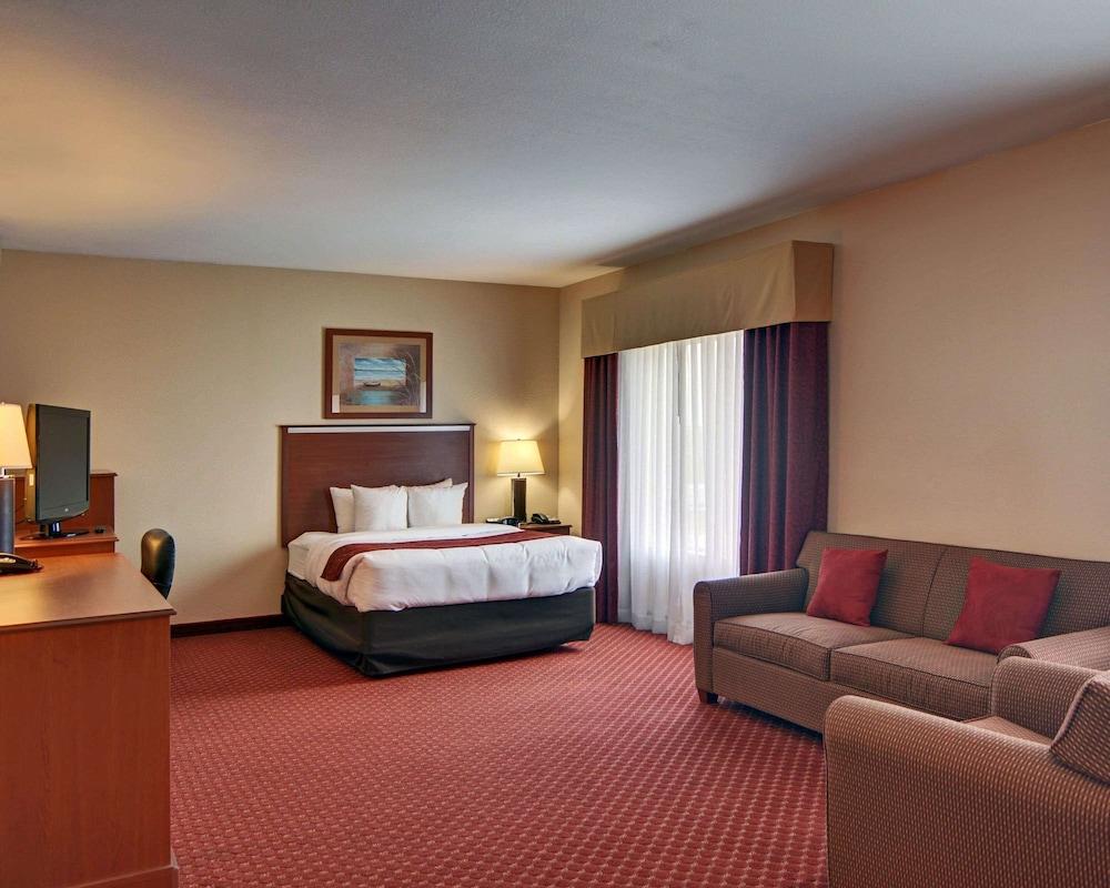 Quality Suites Near Cedar Creek Lake photo 31
