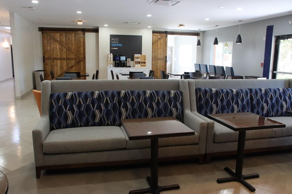 Holiday Inn Express & Suites Clermont Se West Orlando by IHG photo 3