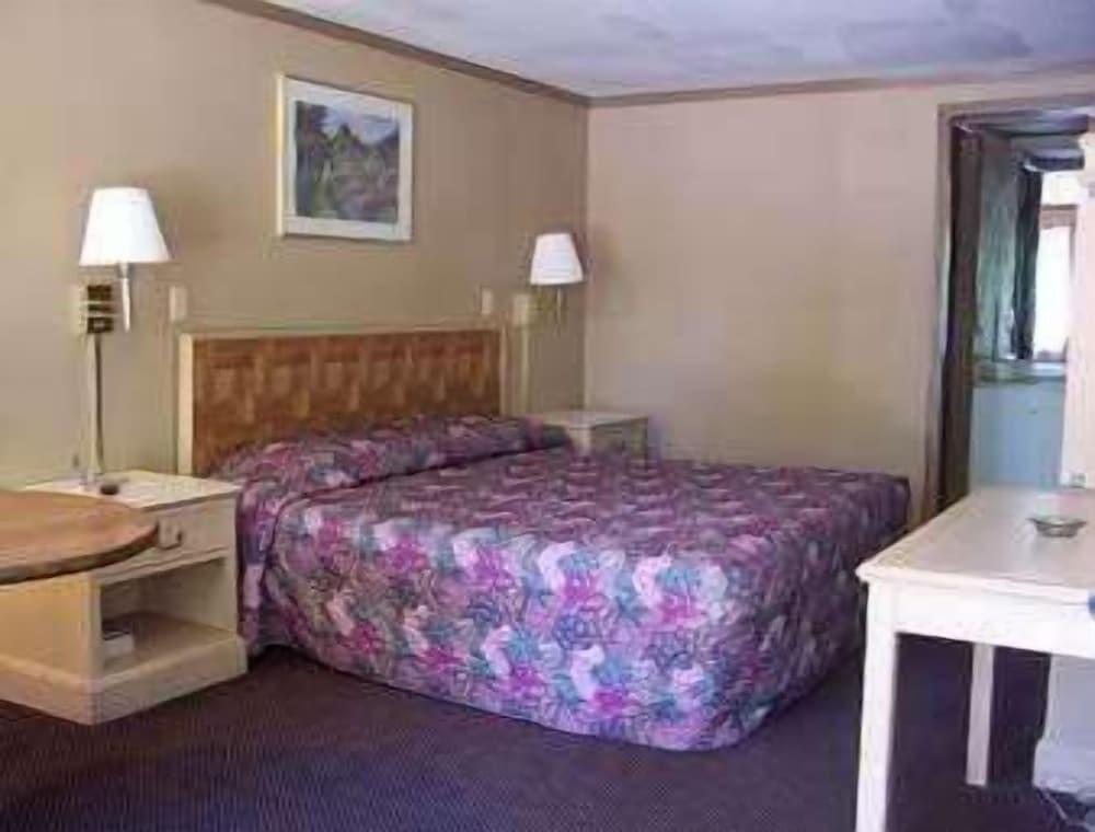 Knights Inn Rossford photo 3