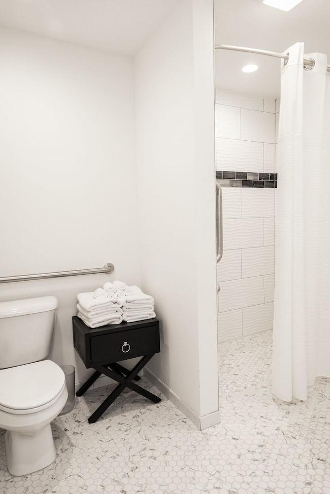 Saltwater Suites photo 33