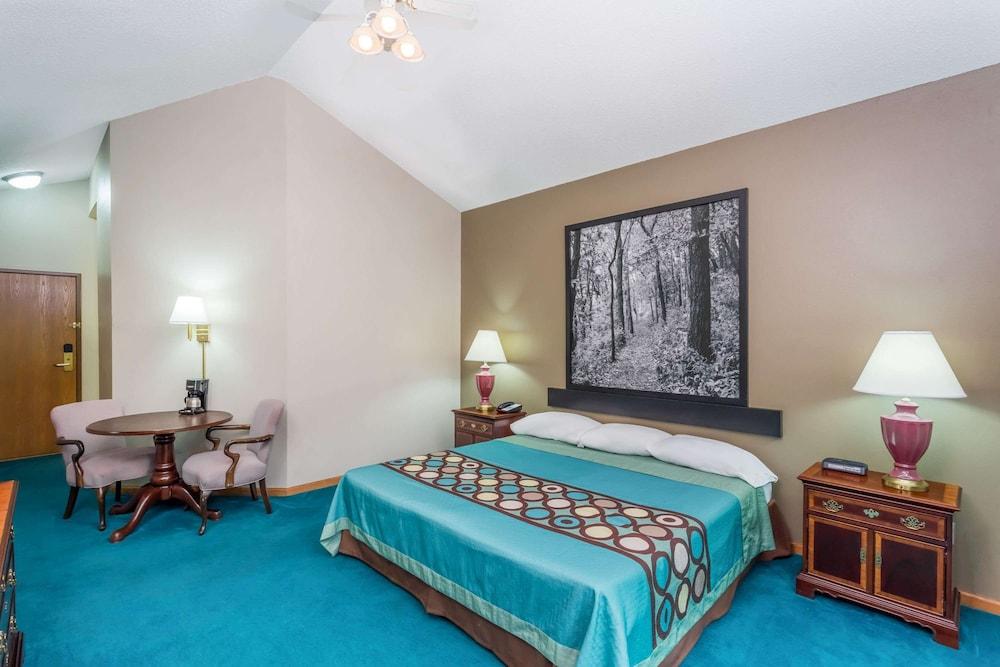 Super 8 by Wyndham Platteville photo 11