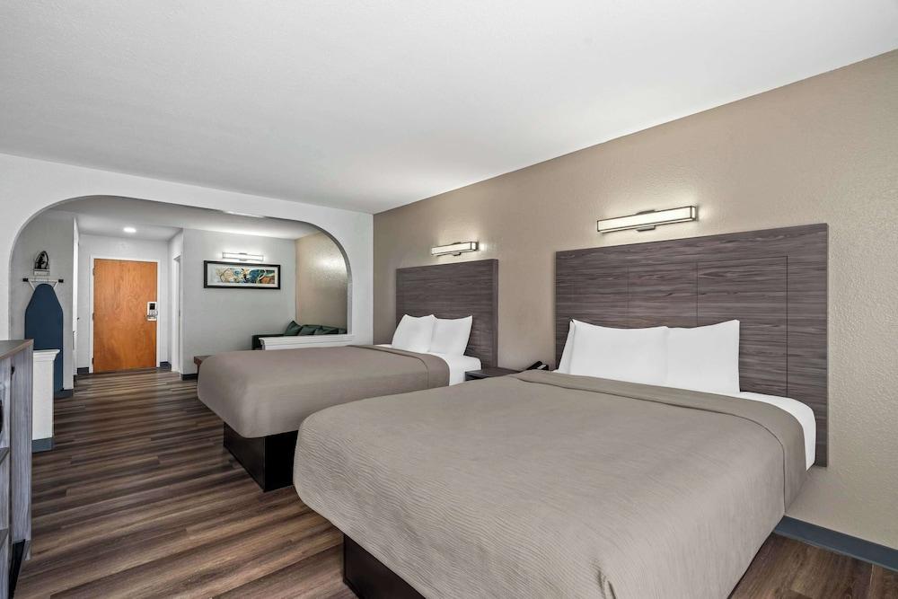 Quality Inn & Suites Biloxi - Ocean Springs photo 35