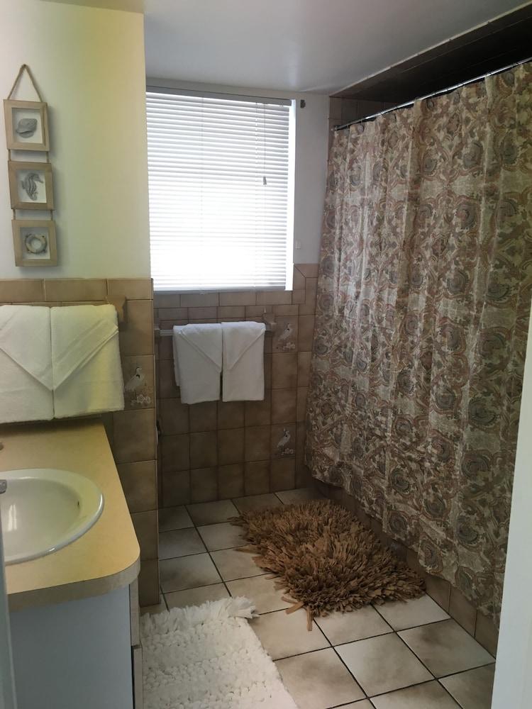 Edgewater Lodge photo 51