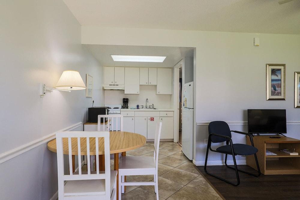 Coastal Waters Inn photo 59