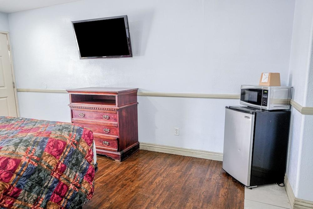 Day&Night Inn photo 14