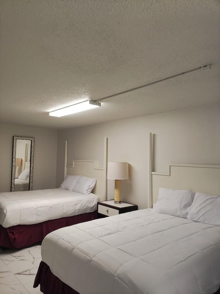 Super Inn Motel photo 1